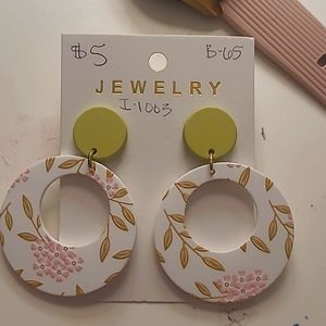 Earings